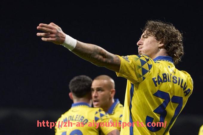 爱游戏体育官网-法甲赛季战术趋势及各队应对策略分析