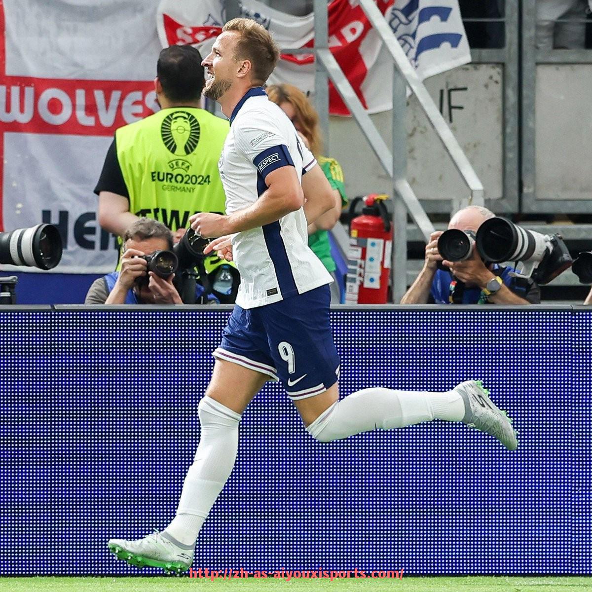 爱游戏体育官网-世俱杯比赛气氛营造及球迷助威文化分析